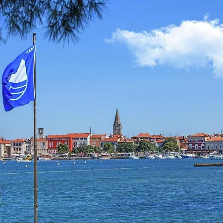 Spacious Apartment With Garden In Porec Croatia Apartamento Poreč