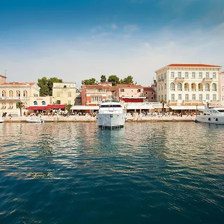 Spacious Apartment With Garden In Porec Croatia Apartamento